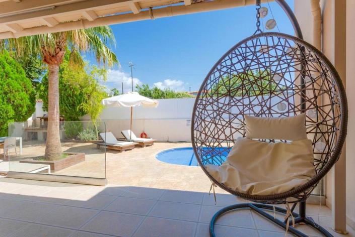 Image No.14-8 Bed Villa / Detached for sale