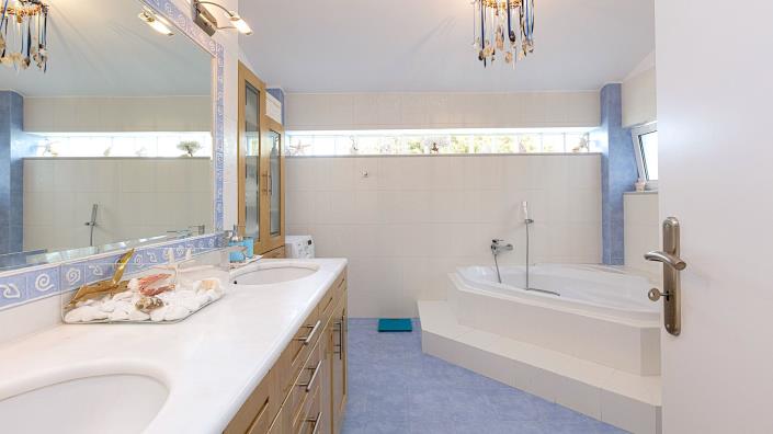 Image No.7-4 Bed Villa / Detached for sale