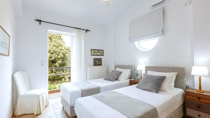 Image No.37-4 Bed Villa / Detached for sale