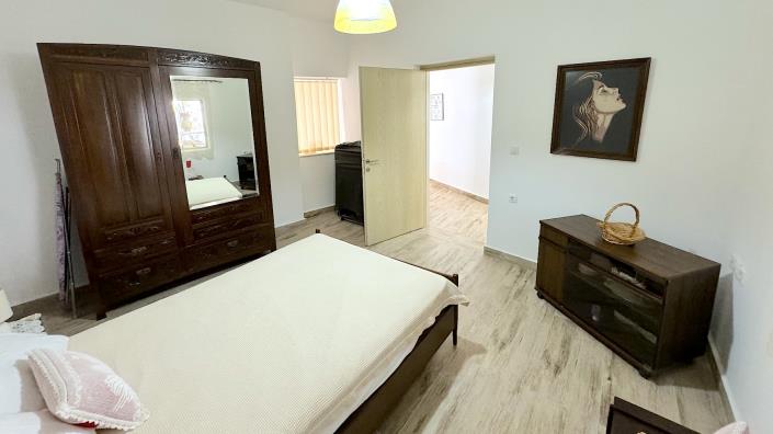 Image No.19-4 Bed Country House for sale