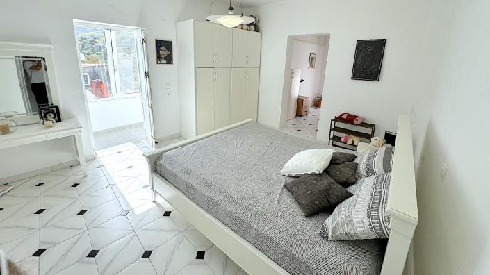 Image No.39-4 Bed Country House for sale