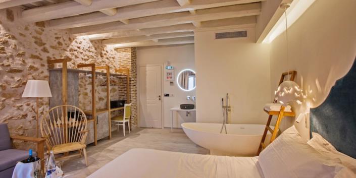 Image No.28-12 Bed Hotel for sale