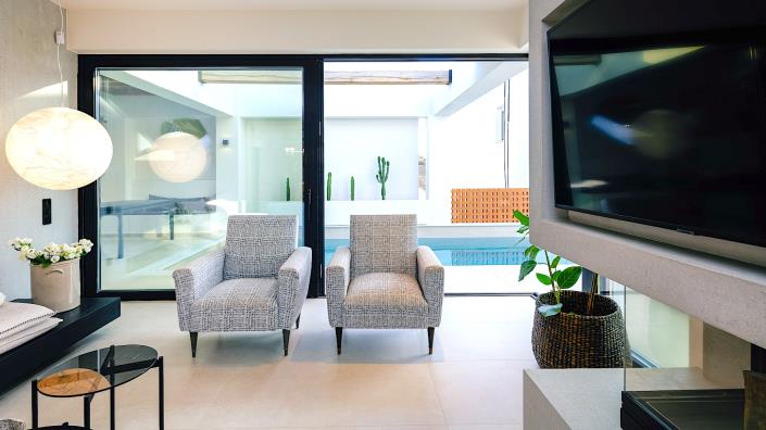 Image No.55-5 Bed Villa / Detached for sale