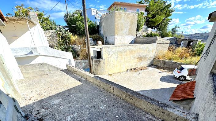 Image No.15-3 Bed Village House for sale