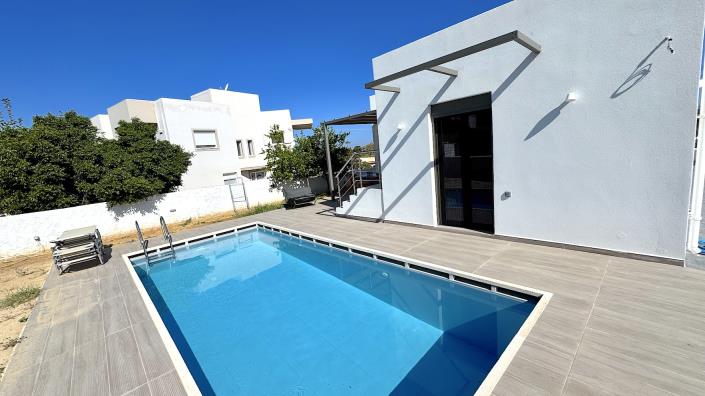 Image No.44-3 Bed Villa / Detached for sale