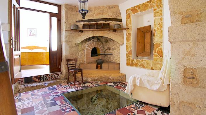 Image No.16-2 Bed Village House for sale