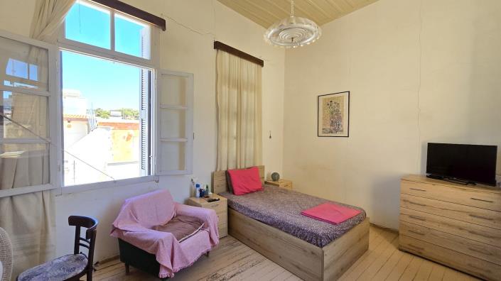 Image No.17-4 Bed Townhouse for sale