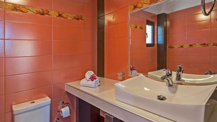 Image No.8-7 Bed Villa for sale