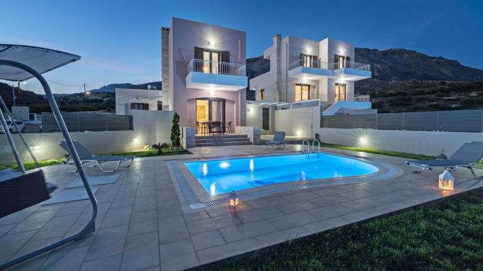 Image No.4-7 Bed Villa for sale