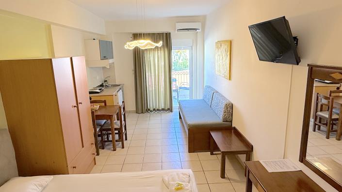 Image No.27-17 Bed Hotel for sale