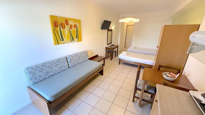 Image No.28-17 Bed Hotel for sale