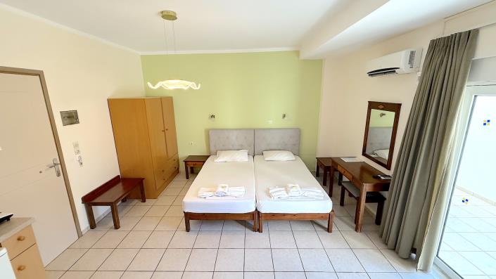 Image No.31-17 Bed Hotel for sale