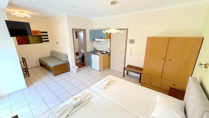 Image No.34-17 Bed Hotel for sale