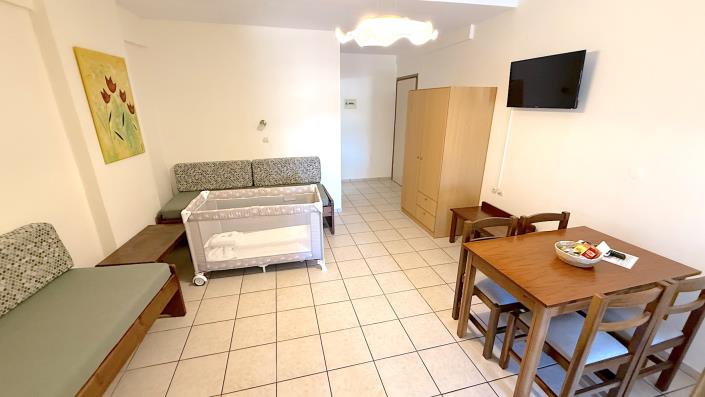 Image No.41-17 Bed Hotel for sale