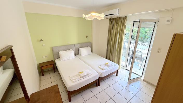 Image No.47-17 Bed Hotel for sale