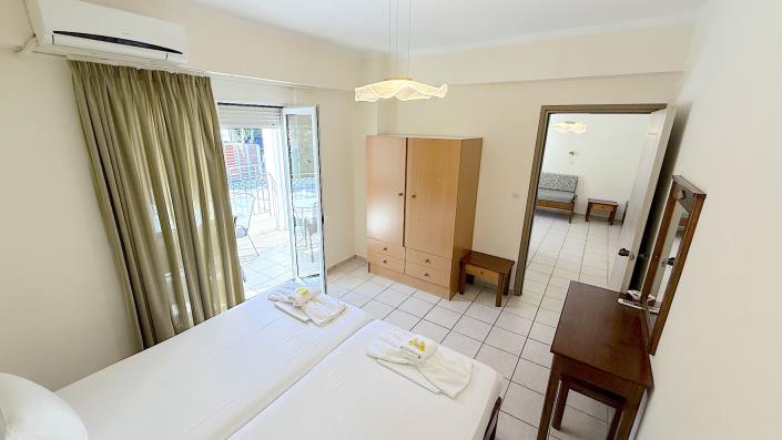 Image No.48-17 Bed Hotel for sale