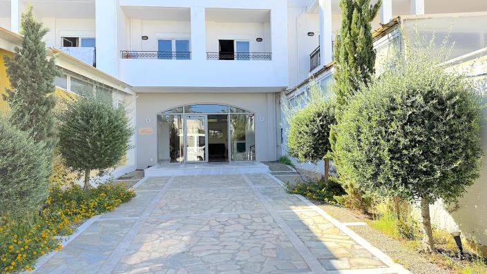 Image No.3-17 Bed Hotel for sale