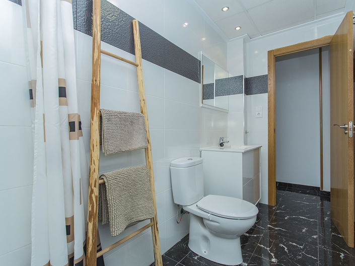 Image No.27-2 Bed Apartment for sale