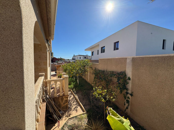 Image No.8-Villa for sale