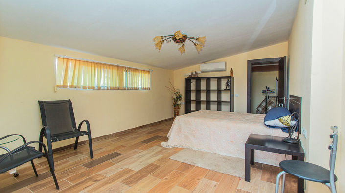 Image No.45-5 Bed Villa for sale