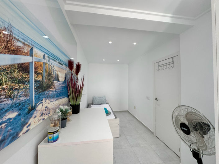 Image No.25-2 Bed Villa for sale