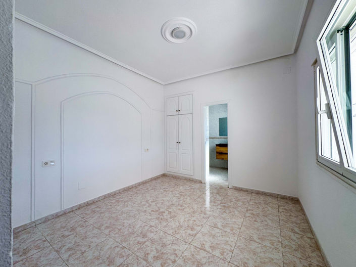 Image No.23-4 Bed Villa for sale