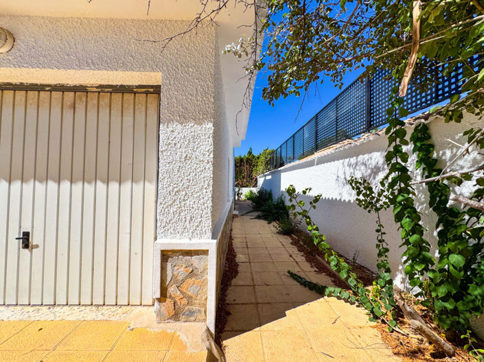 Image No.9-4 Bed Villa for sale