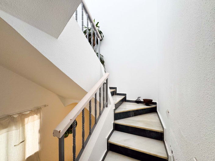 Image No.16-3 Bed Townhouse for sale