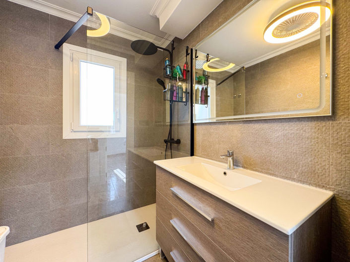 Image No.14-2 Bed Townhouse for sale