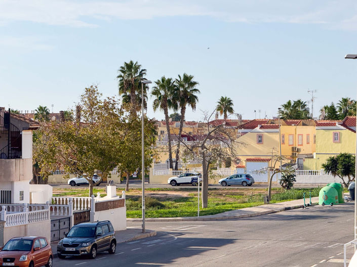 Image No.25-2 Bed Townhouse for sale