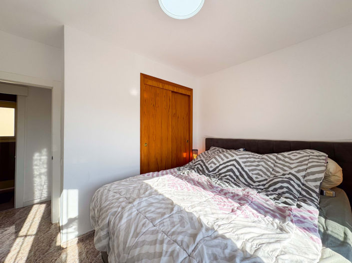 Image No.27-2 Bed Townhouse for sale