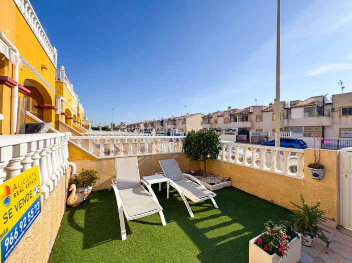 Image No.33-2 Bed Townhouse for sale