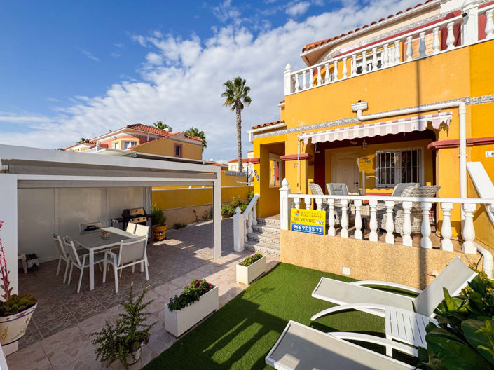 Image No.38-2 Bed Townhouse for sale