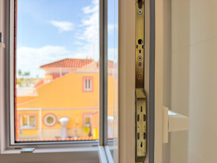 Image No.41-2 Bed Townhouse for sale