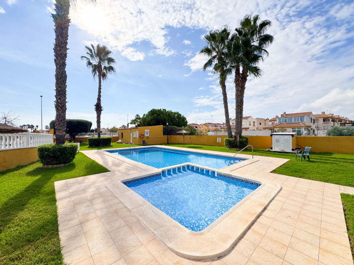 Image No.45-2 Bed Townhouse for sale