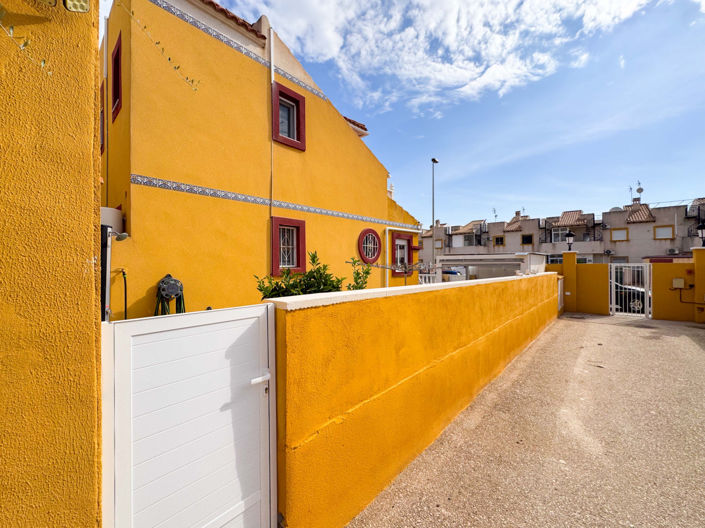 Image No.49-2 Bed Townhouse for sale