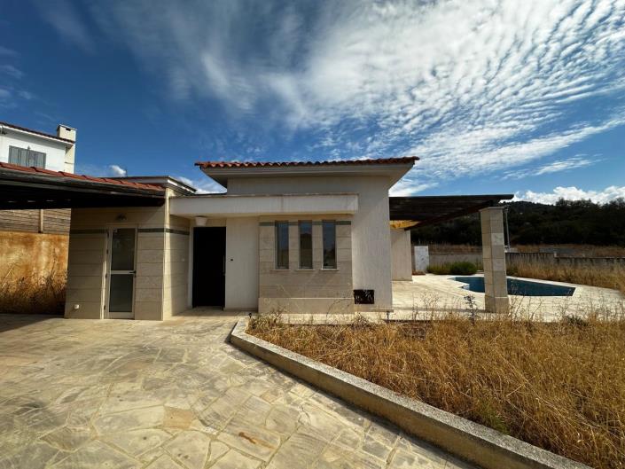 Image No.1-3 Bed Villa for sale