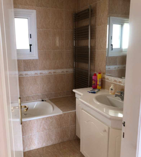 Image No.8-4 Bed Villa / Detached for sale