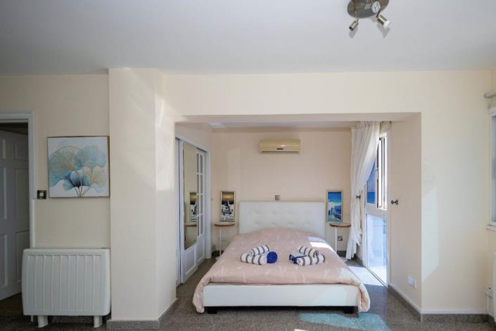 Image No.15-4 Bed Villa / Detached for sale