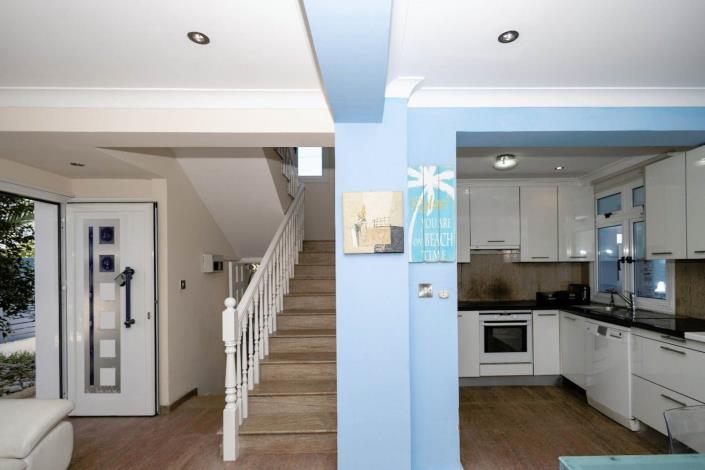 Image No.11-4 Bed Villa / Detached for sale