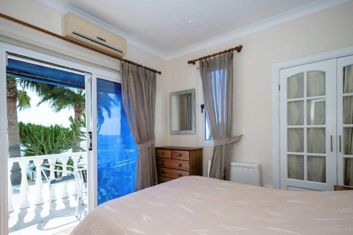 Image No.5-4 Bed Villa / Detached for sale