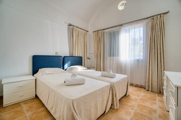 Image No.13-4 Bed Villa / Detached for sale