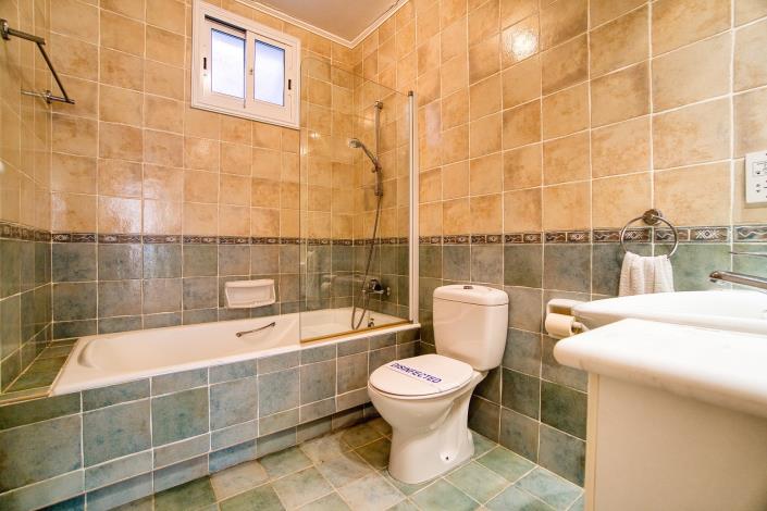 Image No.14-4 Bed Villa / Detached for sale