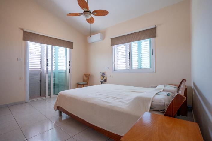 Image No.8-2 Bed Semi-Detached for sale