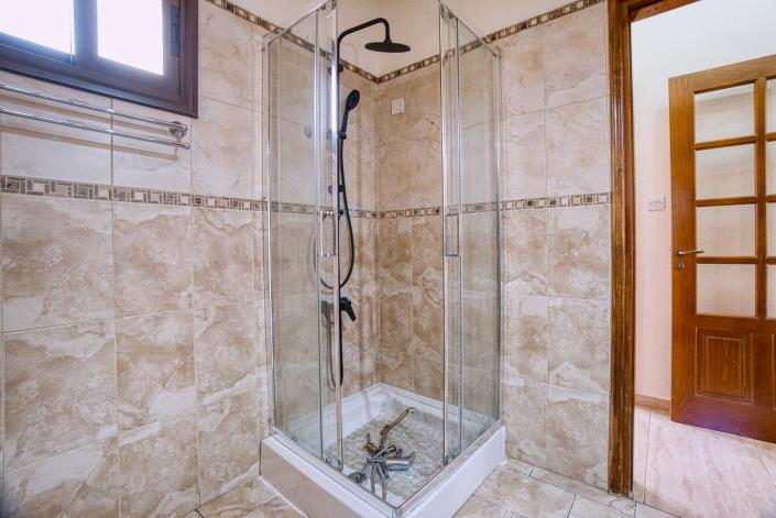 Image No.19-4 Bed Villa / Detached for sale