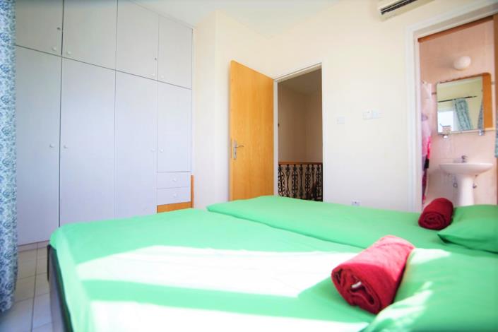 Image No.14-2 Bed Townhouse for sale