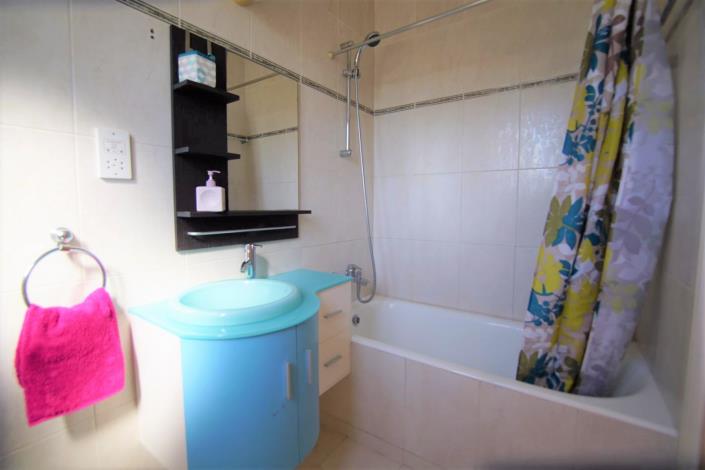 Image No.18-2 Bed Townhouse for sale