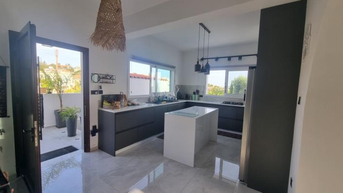 Image No.6-3 Bed Villa / Detached for sale