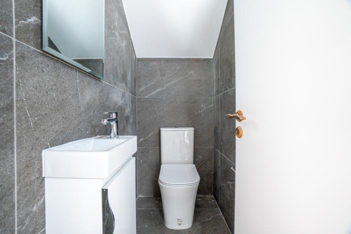 Image No.11-2 Bed Townhouse for sale