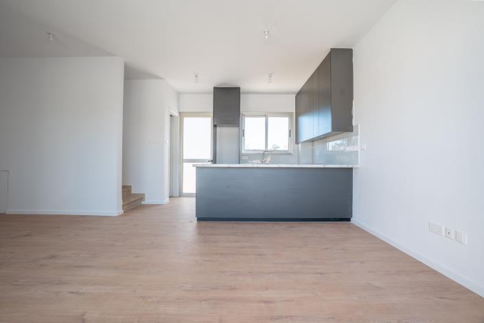 Image No.5-2 Bed Townhouse for sale